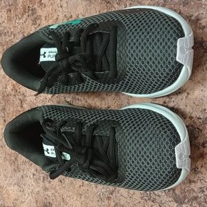 UA W Charged Pursuit 3